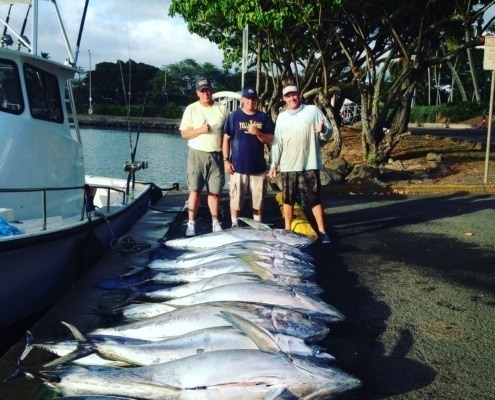 north shore oahu fishing charters catching yellowfin tuna.