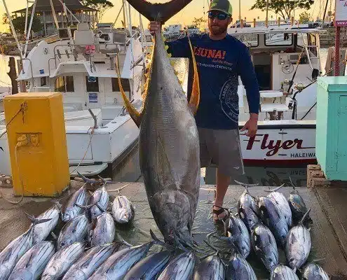 g11 Oahu deep sea fishing Haleiwa. Fish for Ahi and Aku in Hawaii.